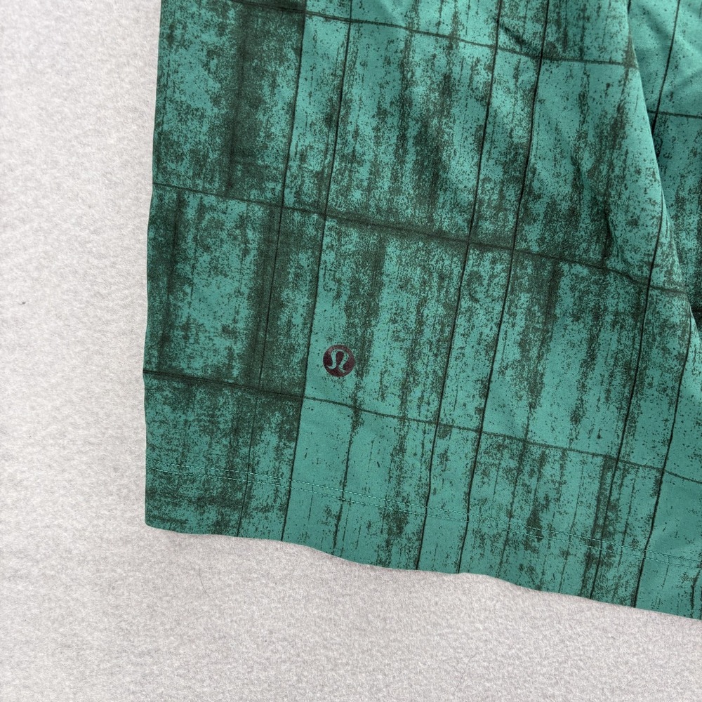 Lululemon Pace Breaker Shorts Mens Large Blue Green Vintage Abstract Running - Picture 9 of 11